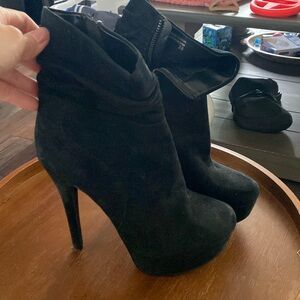 Aldo Suede Ankle Booties 4” Heel - Like New Size 6